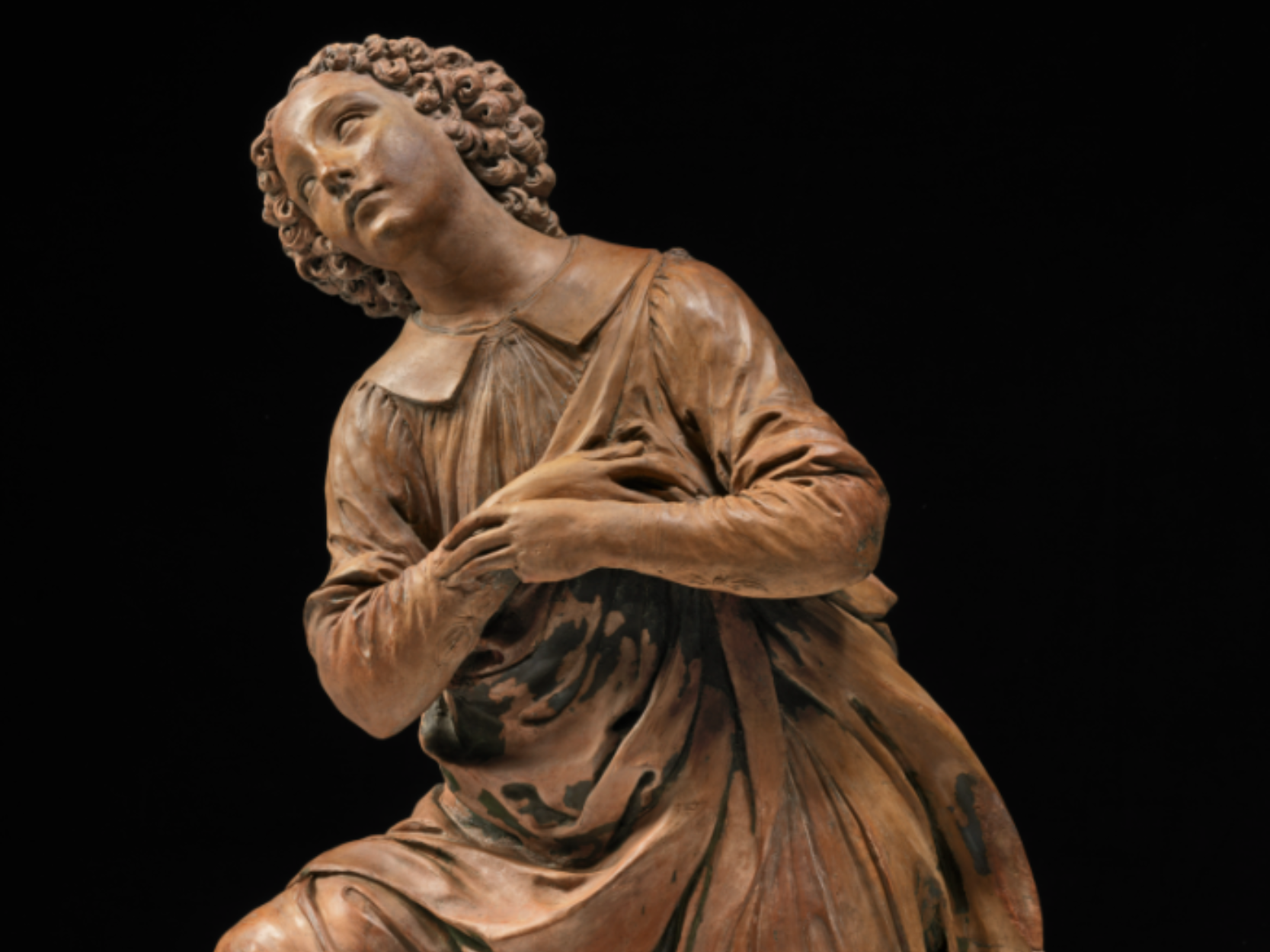 Scultura lignea di Benedetto da Maiano raffigurante un angelo adorante